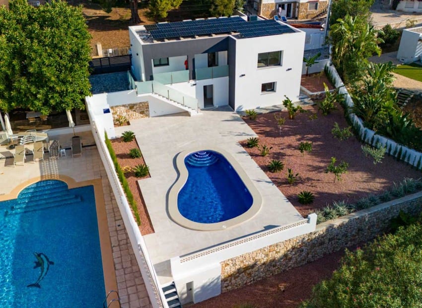 Chalet de 4 habitaciones en Calpe / Calp en venta con piscina - 840.000 € (Ref: 9343580)