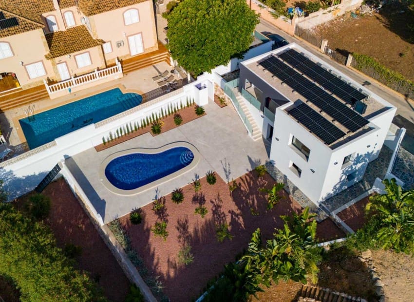 Chalet de 4 habitaciones en Calpe / Calp en venta con piscina - 840.000 € (Ref: 9343580)