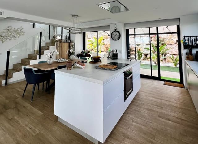 3 quarto Moradia para venda em Polop com piscina - 595 000 € (Ref: 9352889)