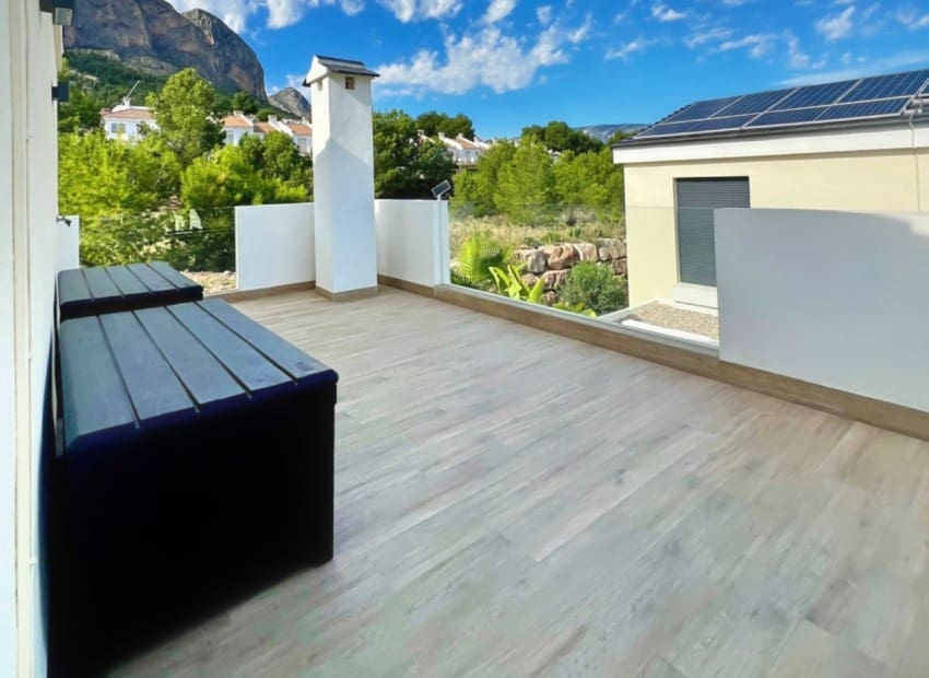 3 makuuhuone Huvila myytävänä paikassa Polop mukana uima-altaan - 575 000 € (Ref: 9352889)