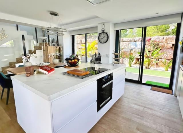 3 sovrum Villa till salu i Polop med pool - 595 000 € (Ref: 9352889)