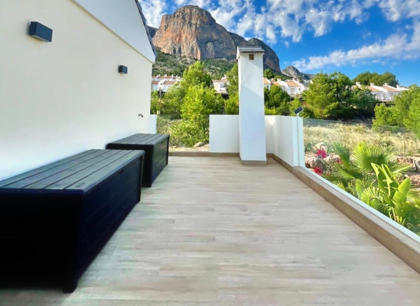 3 makuuhuone Huvila myytävänä paikassa Polop mukana uima-altaan - 575 000 € (Ref: 9352889)