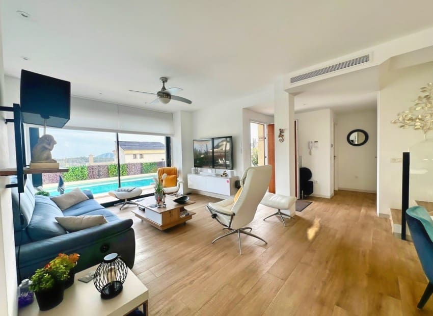 3 makuuhuone Huvila myytävänä paikassa Polop mukana uima-altaan - 575 000 € (Ref: 9352889)