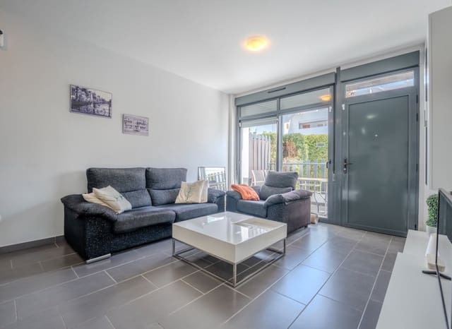 Casa de 2 habitaciones en Villamartin, Orihuela en venta con piscina - 242.000 € (Ref: 9363313)