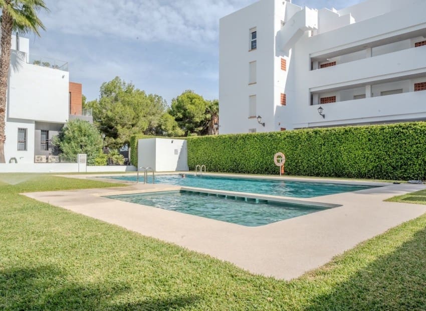 2 camera da letto Casa in vendita in Villamartin con piscina - 242.000 € (Rif: 9363313)