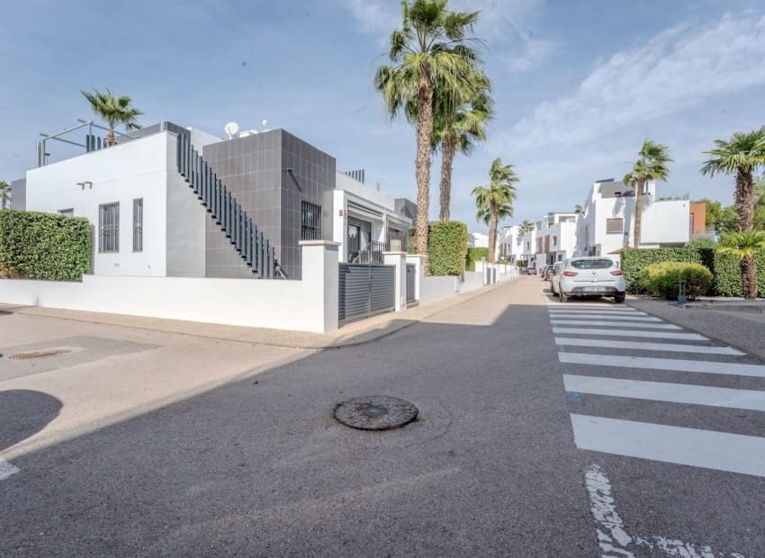 2 camera da letto Casa in vendita in Villamartin con piscina - 242.000 € (Rif: 9363313)