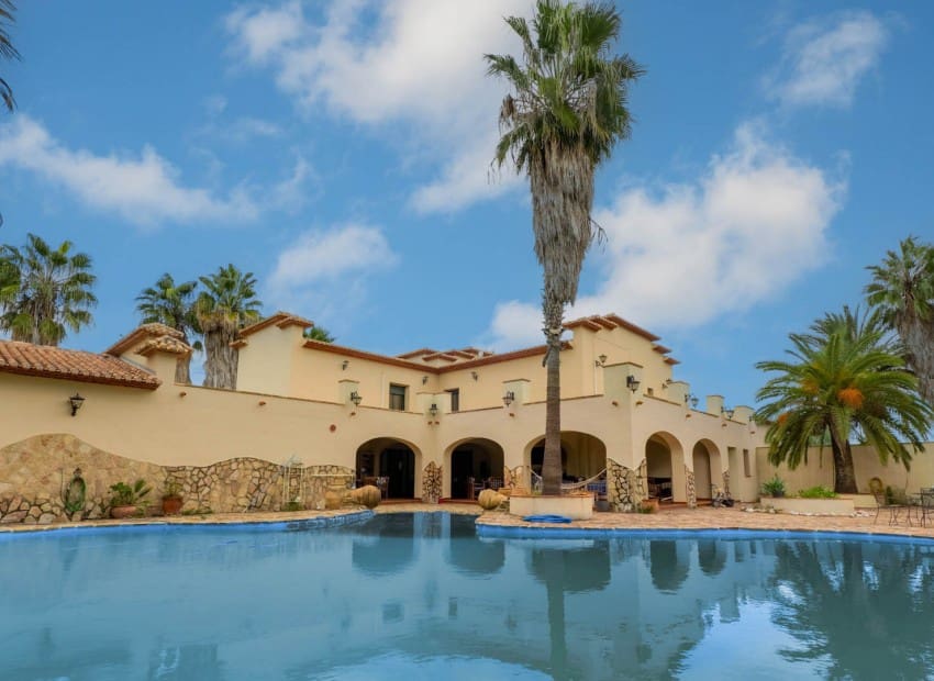 5 sypialnia Willa na sprzedaż w Ondara z basenem - 1 490 000 € (Ref: 9371362)