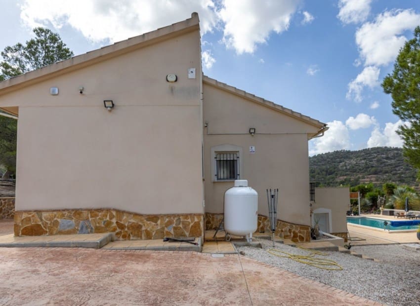 4 soveværelse Finca/Landehus til salg i La Zarza med swimmingpool garage - € 385.000 (Ref: 9394250)