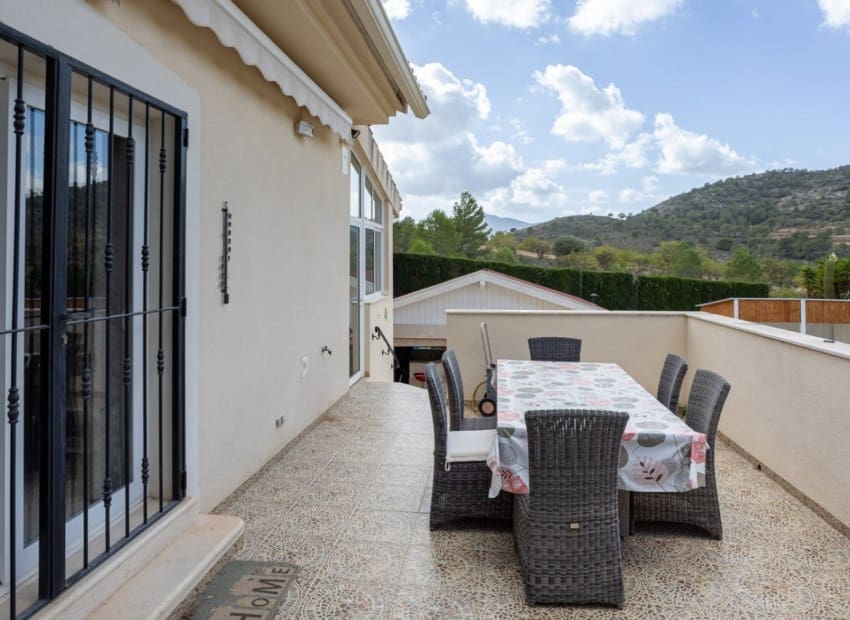 4 soveværelse Finca/Landehus til salg i La Zarza med swimmingpool garage - € 385.000 (Ref: 9394250)