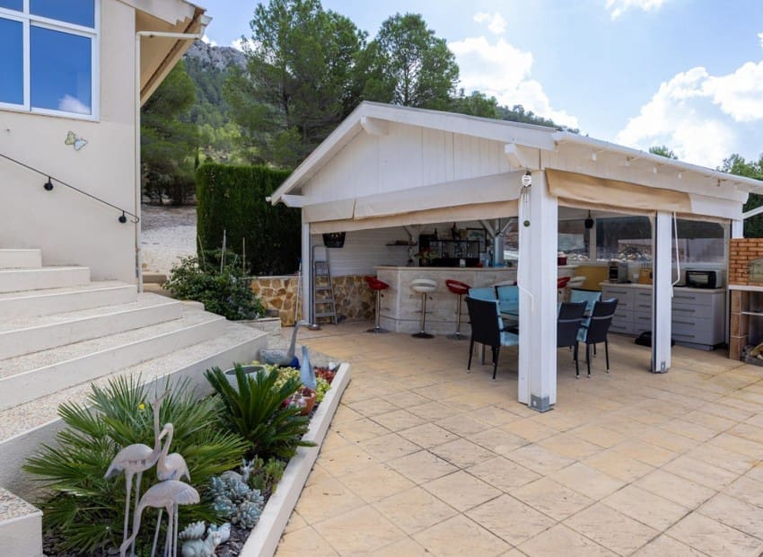 4 soveværelse Finca/Landehus til salg i La Zarza med swimmingpool garage - € 385.000 (Ref: 9394250)