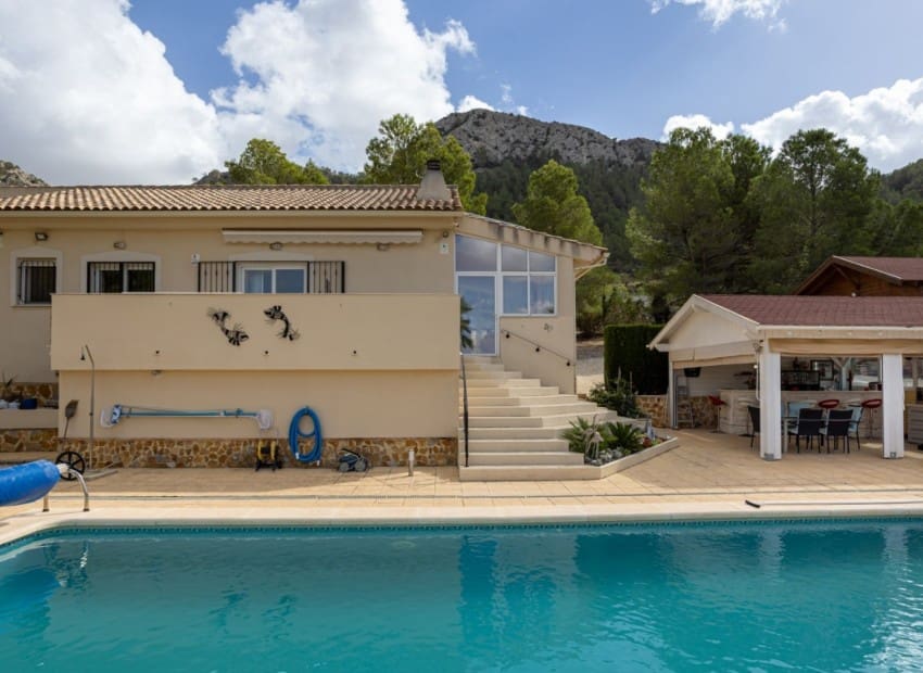 4 soveværelse Finca/Landehus til salg i La Zarza med swimmingpool garage - € 385.000 (Ref: 9394250)