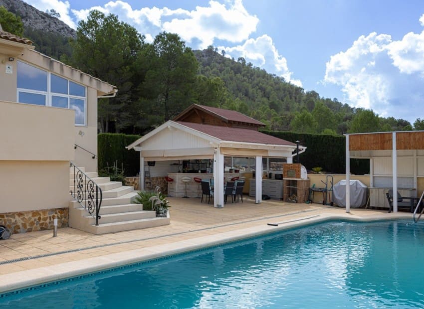 4 soveværelse Finca/Landehus til salg i La Zarza med swimmingpool garage - € 385.000 (Ref: 9394250)