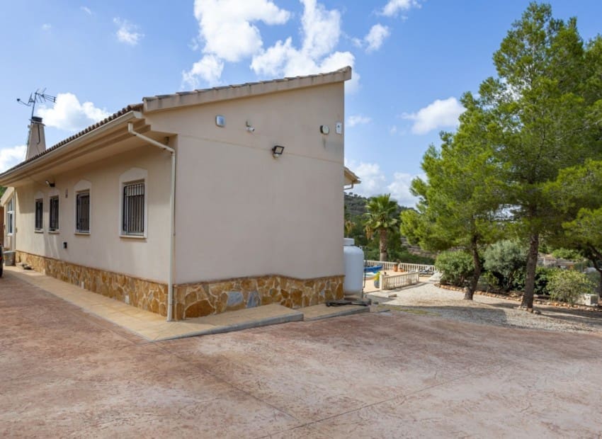 4 soveværelse Finca/Landehus til salg i La Zarza med swimmingpool garage - € 385.000 (Ref: 9394250)