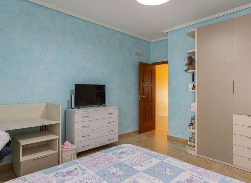 4 sypialnia Willa na sprzedaż w Los Montesinos z basenem garażem - 750 000 € (Ref: 9400034)