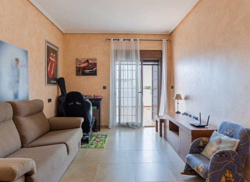 4 sypialnia Willa na sprzedaż w Los Montesinos z basenem garażem - 750 000 € (Ref: 9400034)