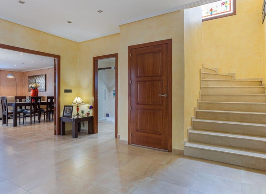 4 sypialnia Willa na sprzedaż w Los Montesinos z basenem garażem - 750 000 € (Ref: 9400034)