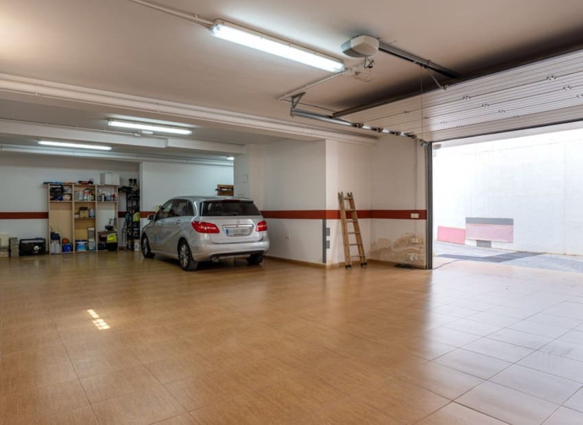 4 sypialnia Willa na sprzedaż w Los Montesinos z basenem garażem - 750 000 € (Ref: 9400034)