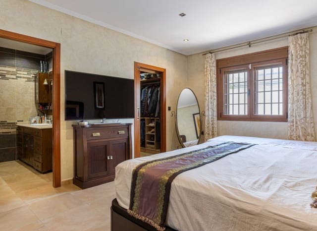 4 sypialnia Willa na sprzedaż w Los Montesinos z basenem garażem - 750 000 € (Ref: 9400034)