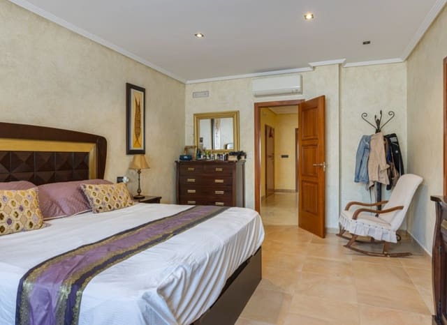 4 sypialnia Willa na sprzedaż w Los Montesinos z basenem garażem - 750 000 € (Ref: 9400034)