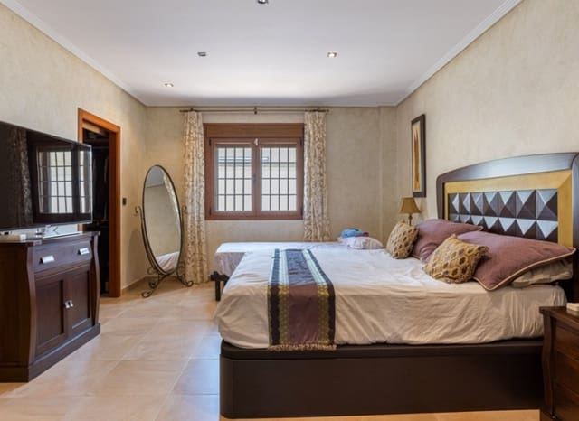 4 sypialnia Willa na sprzedaż w Los Montesinos z basenem garażem - 750 000 € (Ref: 9400034)