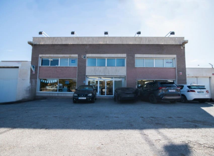 Kommersiell att hyra i Alfaz del Pi / L'Alfas del Pi - 5 000 € (Ref: 9401014)