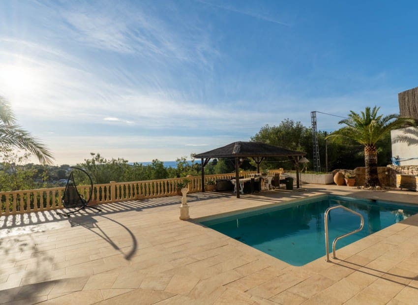 4 quarto Moradia para venda em Benissa com piscina - 700 000 € (Ref: 9402509)