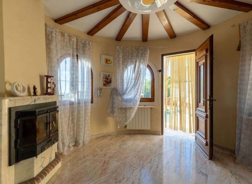 4 quarto Moradia para venda em Benissa com piscina - 700 000 € (Ref: 9402509)