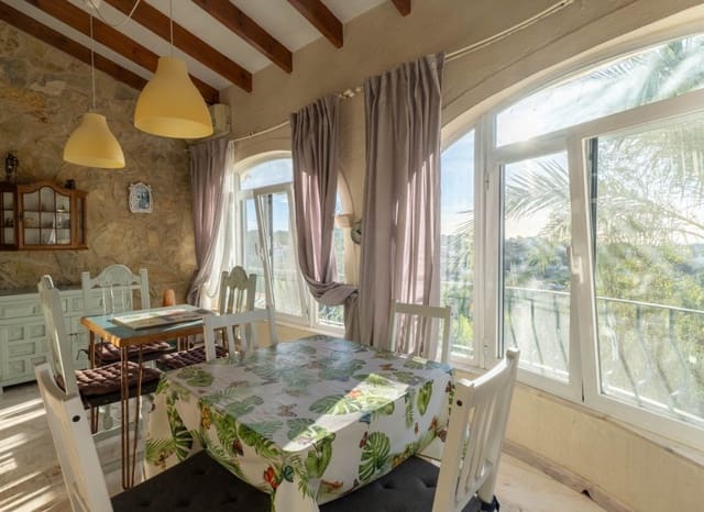 Chalet de 4 habitaciones en Benissa en venta con piscina - 700.000 € (Ref: 9402509)