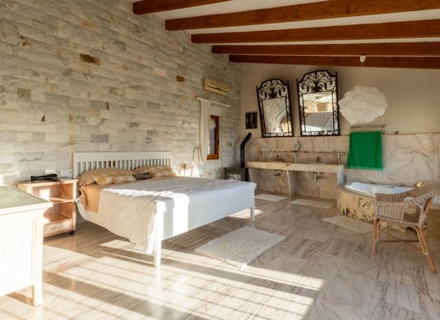 Chalet de 4 habitaciones en Benissa en venta con piscina - 700.000 € (Ref: 9402509)