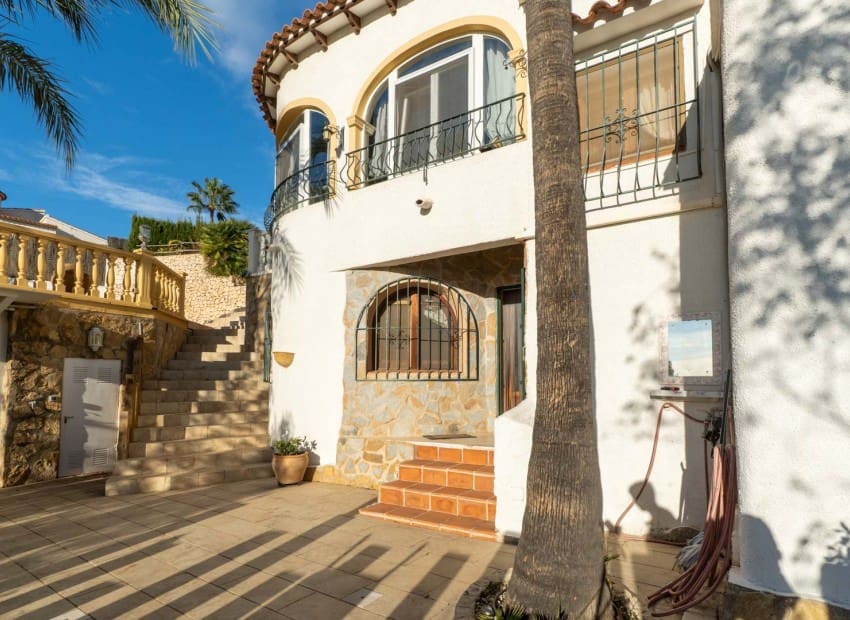 4 quarto Moradia para venda em Benissa com piscina - 700 000 € (Ref: 9402509)