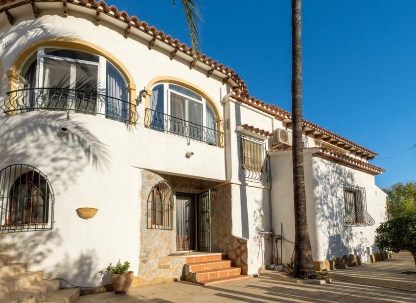 4 quarto Moradia para venda em Benissa com piscina - 700 000 € (Ref: 9402509)