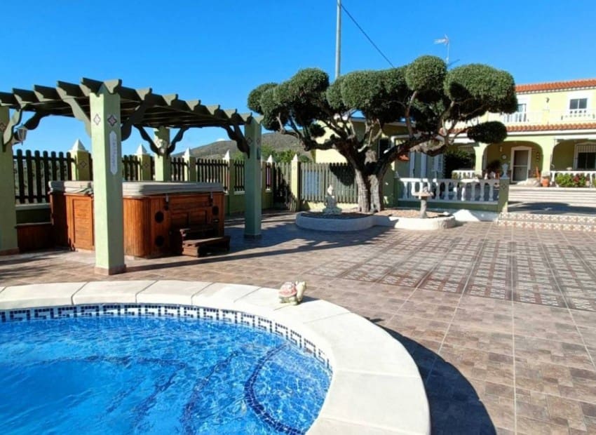 4 camera da letto Villa in vendita in Hondon de los Frailes con piscina garage - 299.950 € (Rif: 9402512)