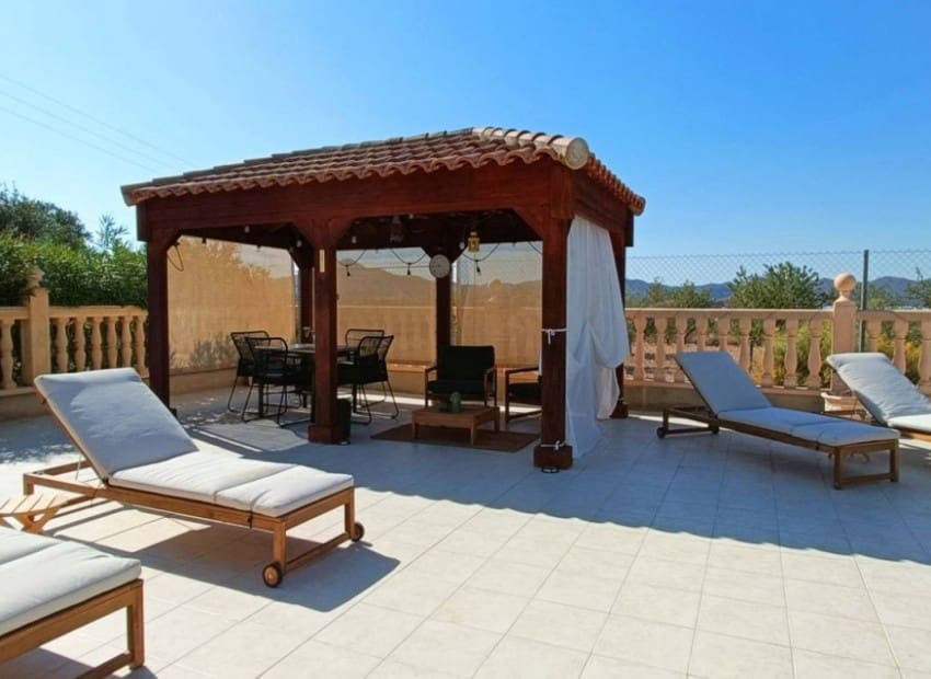 3 bedroom Villa for sale in Macisvenda with pool garage - € 295,000 (Ref: 9417714)