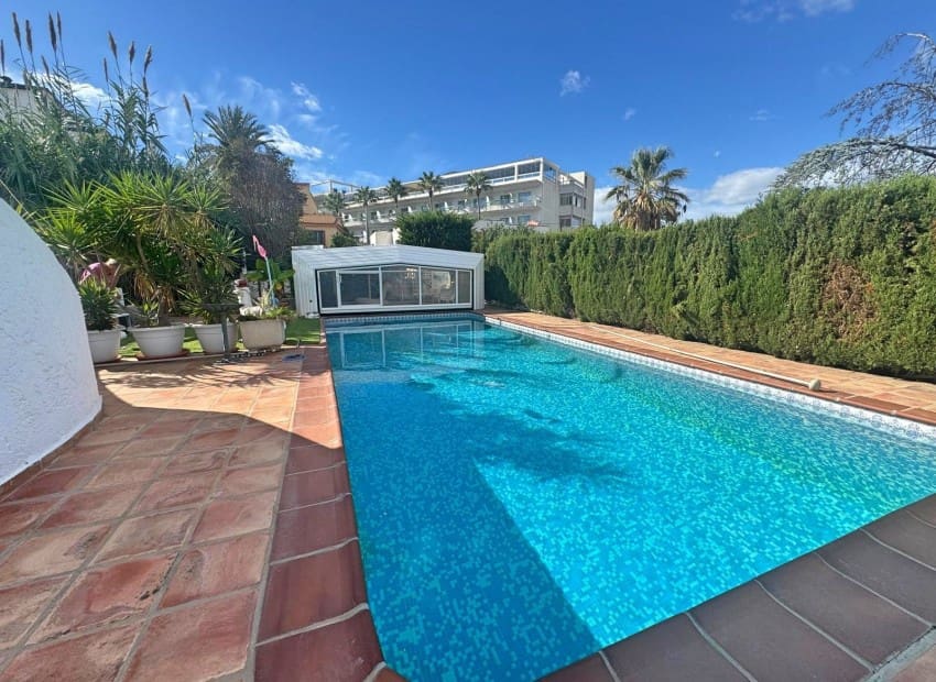 5 soveværelse Villa til salg i Albir med swimmingpool - € 810.000 (Ref: 9418825)