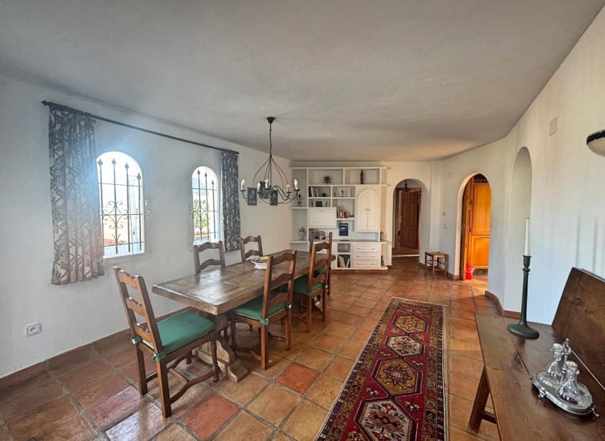 5 soveværelse Villa til salg i Albir med swimmingpool - € 810.000 (Ref: 9418825)