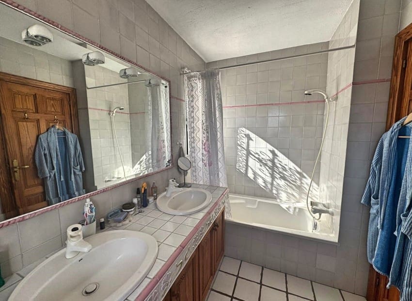 5 soveværelse Villa til salg i Albir med swimmingpool - € 810.000 (Ref: 9418825)