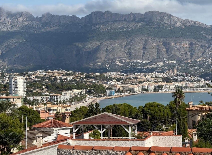 5 soveværelse Villa til salg i Albir med swimmingpool - € 810.000 (Ref: 9418825)