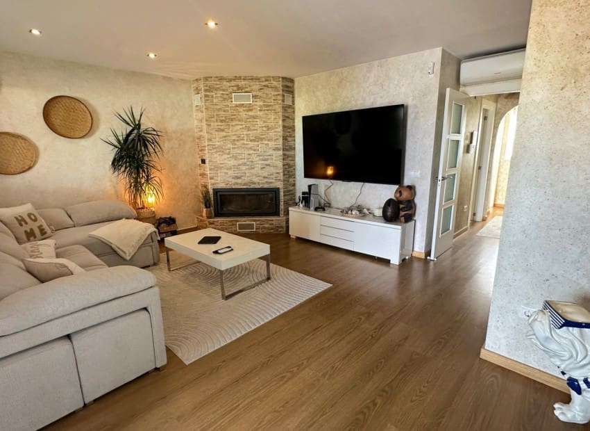 3 makuuhuone Huvila myytävänä paikassa La Nucia mukana uima-altaan - 332 000 € (Ref: 9420033)