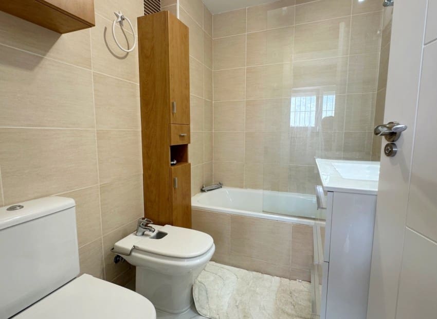 3 makuuhuone Huvila myytävänä paikassa La Nucia mukana uima-altaan - 332 000 € (Ref: 9420033)