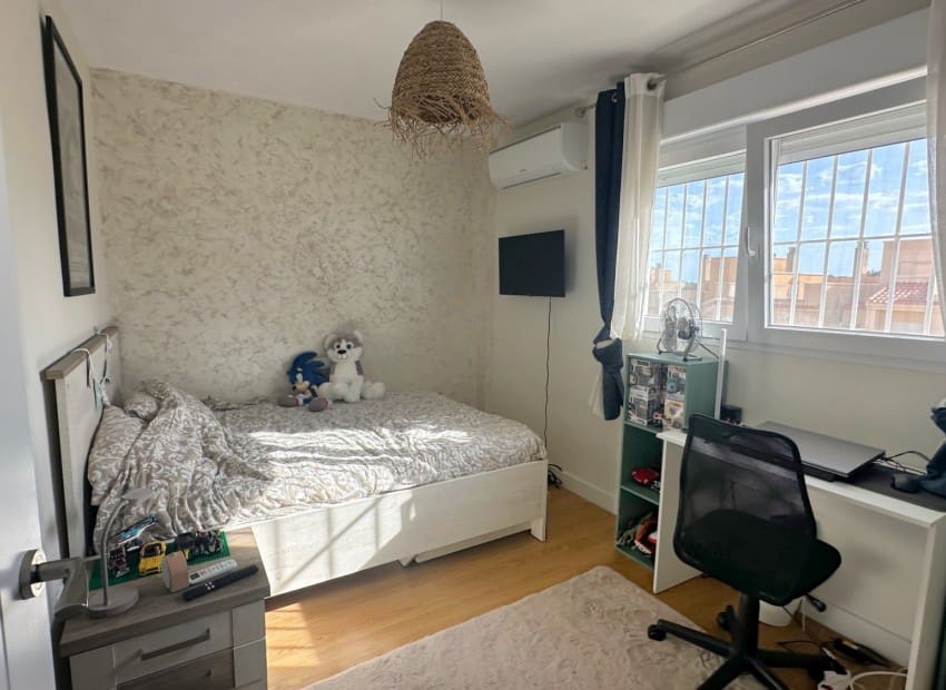 3 makuuhuone Huvila myytävänä paikassa La Nucia mukana uima-altaan - 332 000 € (Ref: 9420033)