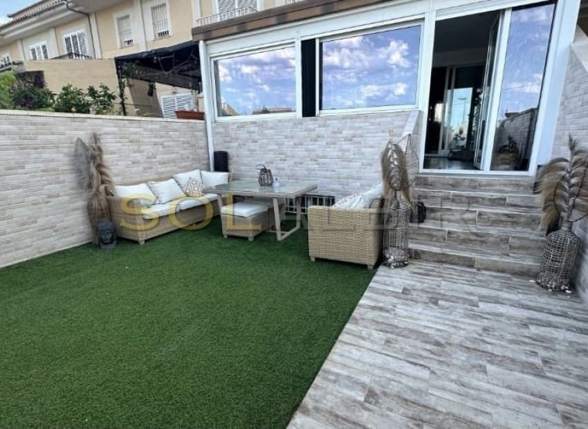 3 makuuhuone Huvila myytävänä paikassa La Nucia mukana uima-altaan - 332 000 € (Ref: 9420033)