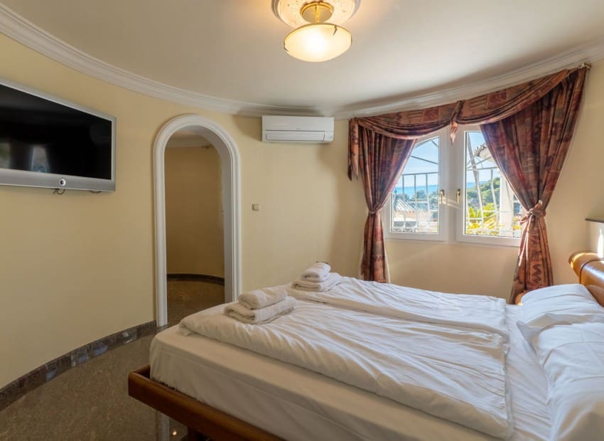 5 chambre Villa/Maison à vendre à Benissa avec piscine - 1 990 000 € (Ref: 9432514)