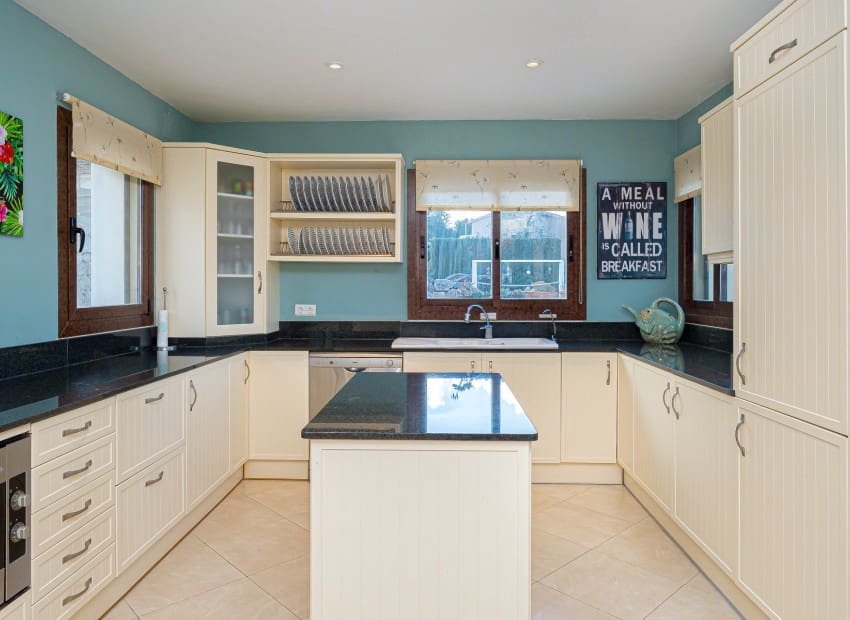 5 soverom Villa til salgs i Lliber med svømmebasseng garasje - € 660 000 (Ref: 9451494)