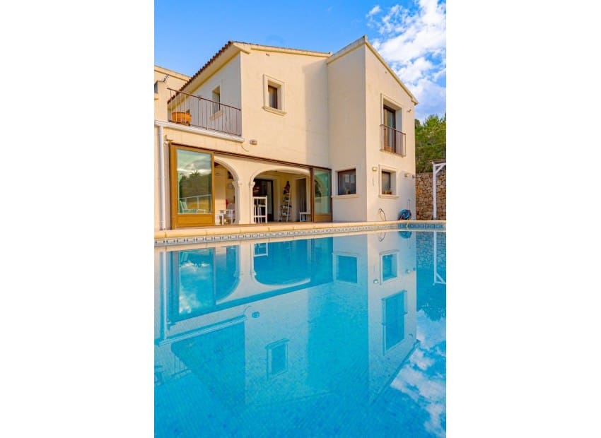 5 soverom Villa til salgs i Lliber med svømmebasseng garasje - € 660 000 (Ref: 9451494)