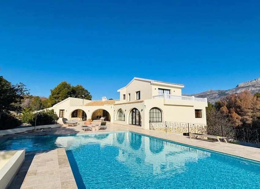 5 sovrum Villa till salu i Altea med pool - 2 500 000 € (Ref: 9454795)