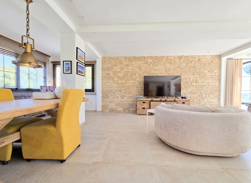 5 bedroom Villa for sale in Altea with pool - € 2,250,000 (Ref: 9454795)