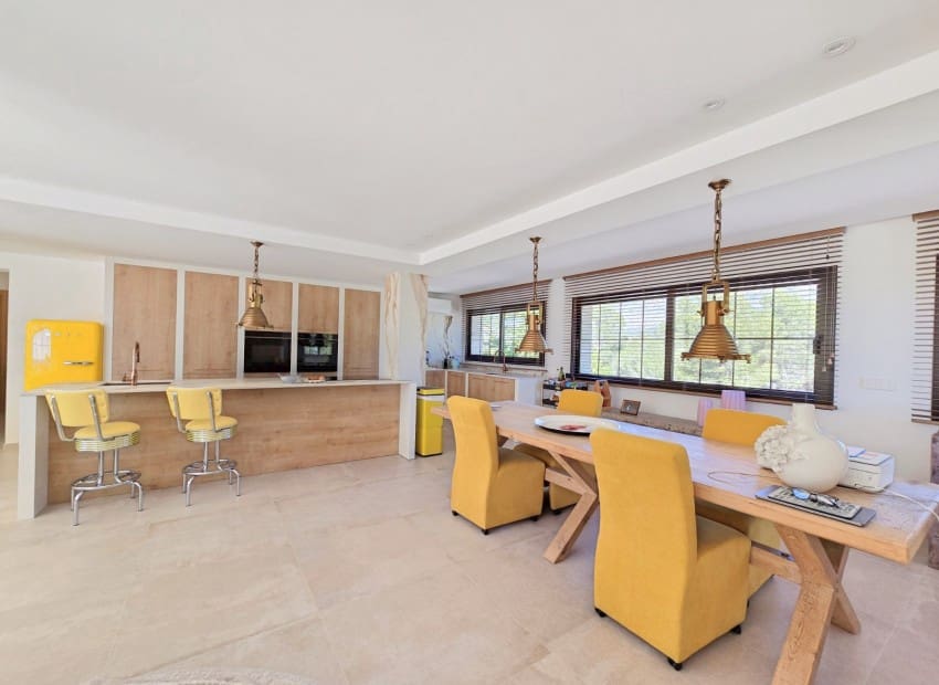 5 bedroom Villa for sale in Altea with pool - € 2,250,000 (Ref: 9454795)