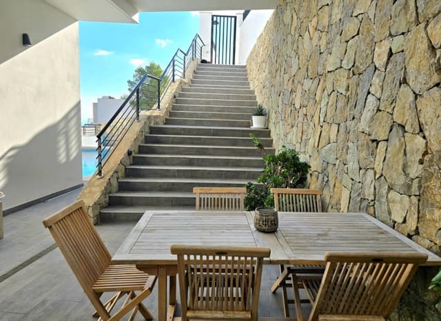 3 quarto Moradia para venda em Altea com piscina - 890 000 € (Ref: 9454796)