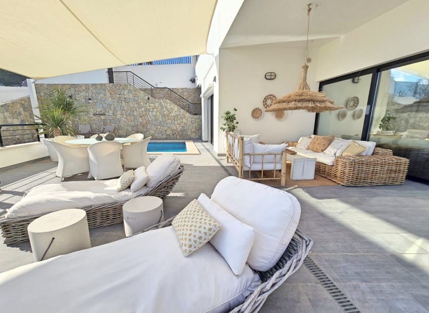 Chalet de 3 habitaciones en Altea en venta con piscina - 890.000 € (Ref: 9454796)