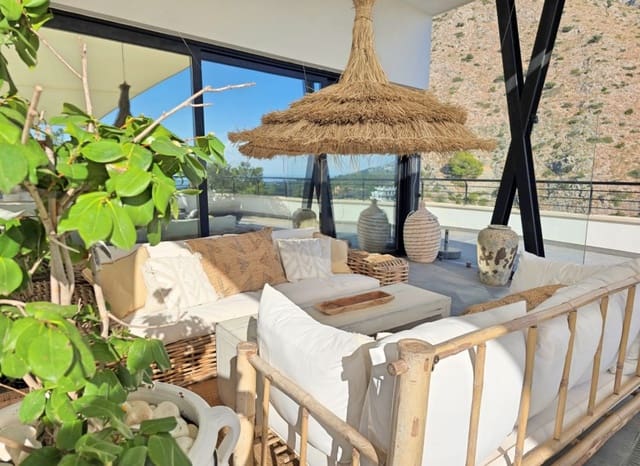 Chalet de 3 habitaciones en Altea en venta con piscina - 890.000 € (Ref: 9454796)